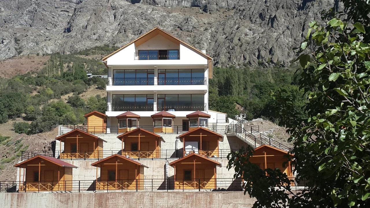 Karsi Bahce Hotel Sebinkarahisar Buitenkant foto